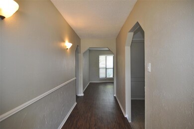 604 Stonehenge Dr, Hurst, TX 76054 - photo 4