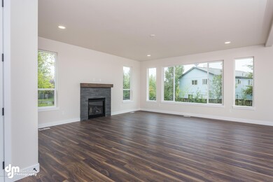2619 Timberview Drive-print-003-38-Livin