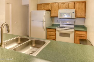 11 Kitchen photo e