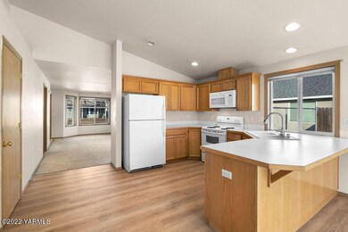 Kitchen/ Bar