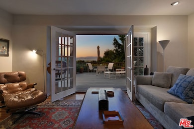 15213 Del Gado Dr, Sherman Oaks, CA 91403 - photo 7