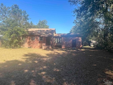 1609 E Leonard St, Pensacola, FL 32503 - photo 2