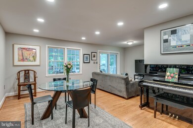 2333 Rosedown Dr, Reston, VA 20191 - photo 4