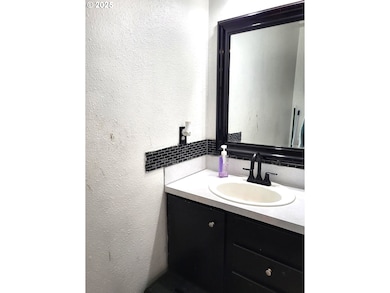 729 NW Evans St, Sheridan, OR 97378 - photo 6