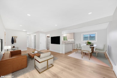 1640 W Sherwin Ave unit 3B, Chicago, IL 60626 - photo 3