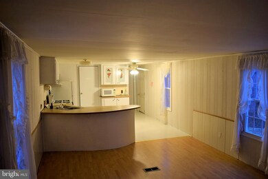 310 Ward Dr, Bunker Hill, WV 25413 - photo 7