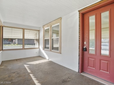 1371 Benton St, Barberton, OH 44203 - photo 6