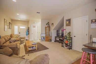 241 Daisy Creek Village Dr, Central Point, OR 97502 - photo 3