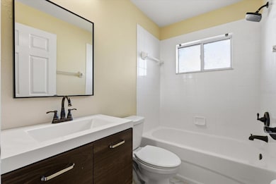 12923 Fieldmoor Ct, Riverview, FL 33579 - photo 7