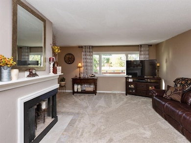 208 31st St NW, Cedar Rapids, IA 52405 - photo 3