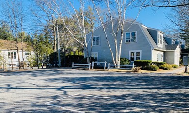 Outside : Parking
