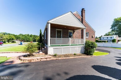 301 Elmwood Ave, Reading, PA 19609 - photo 3