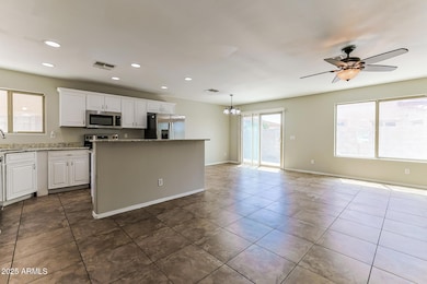 005-photo-living-room-14504351