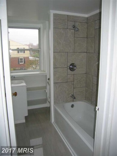 300 Wisewell Ct, Halethorpe, MD 21227 - photo 6