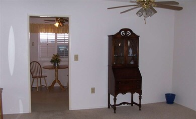 11129 W Emerald Dr, Sun City, AZ 85351 - photo 7