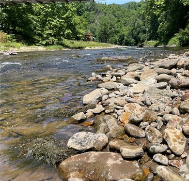 11945 Us Hwy 19w Rd, Burnsville, NC 28714 - photo 7