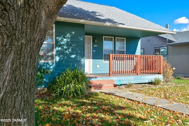 205 W Seattle Ave, Moxee, WA 98936 - photo 2
