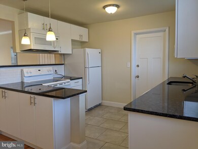 5 E Golf Club Ln unit B3, Paoli, PA 19301 - photo 3