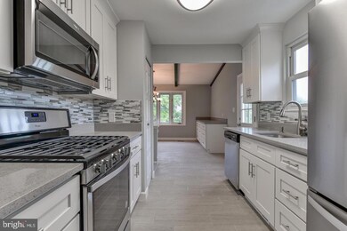 12702 N Point Ln, Laurel, MD 20708 - photo 5