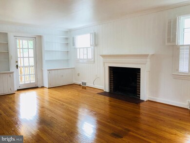 4226 E West Hwy, Chevy Chase, MD 20815 - photo 2