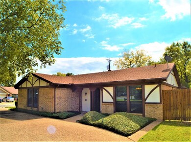 1724 Post Oak Dr, Bedford, TX 76021 - photo 3