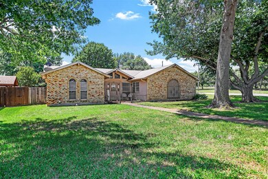 8400 Randy Dr, North Richland Hills, TX 76182 - photo 2