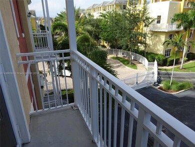 2303 Vintage Dr, Lighthouse Point, FL 33064 - photo 6