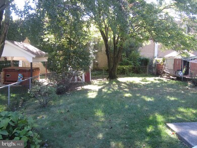 911 Grovehill Rd, Halethorpe, MD 21227 - photo 2