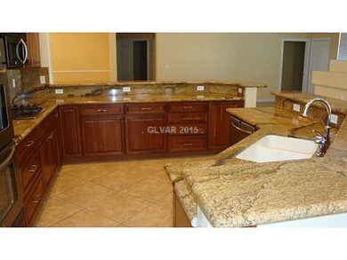 Kitchen. Granite thru out kitchen