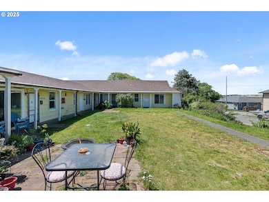 1902 Monroe St, Northbend, OR 97459 - photo 4