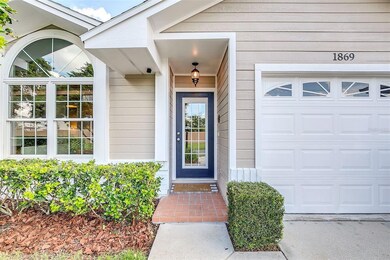 Beautiful Entryway and 1 Car Garage