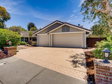 1055 Olive Crest Dr, Encinitas, CA 92024 - photo 2