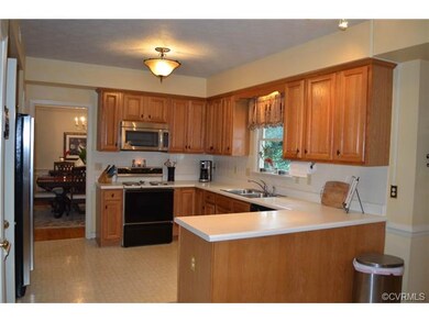 Great kitchen with stainless steel appliances