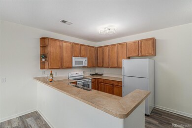 Kitchen Bartop & Lots of Cabinet Storage