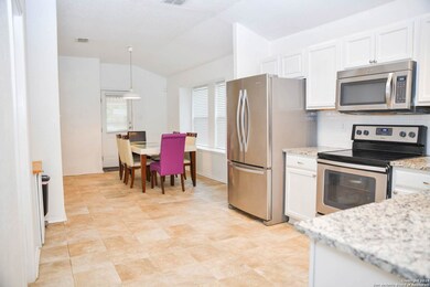 11123 Dewberry Field, Helotes, TX 78023 - photo 6