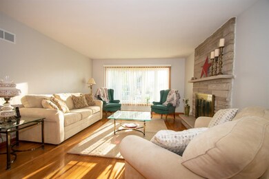 8957 Cottage Grove Ave, Highland, IN 46322 - photo 5