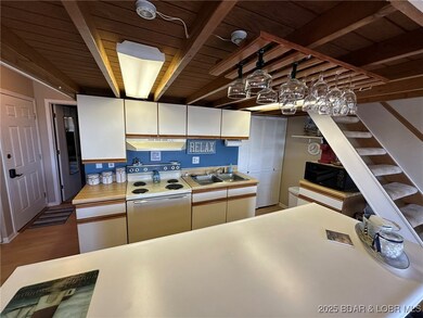 237 Southwood Shores Cir unit 3B, Village of Four Seasons, MO 65049 - photo 6