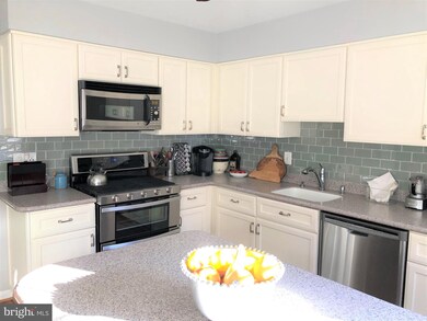 7717 Gromwell Ct, Springfield, VA 22152 - photo 2