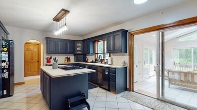 450 Ashburnham St, Fitchburg, MA 01420 - photo 6