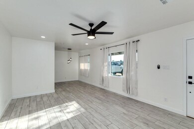 2217 N 28th Place, Phoenix, AZ 85008 - photo 4