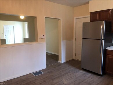Eat-in kitchen