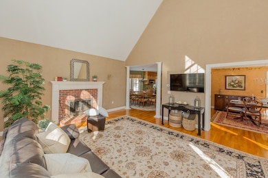 89 Schoolhouse Ln, Boxborough, MA 01719 - photo 3