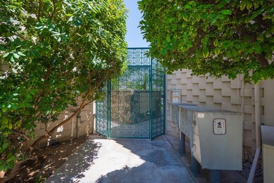 003_Gated Entry
