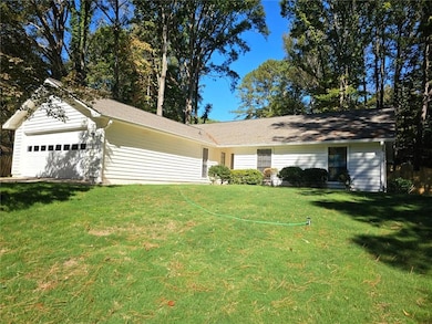 620 Lake Forest Ct, Roswell, GA 30076 - photo 2