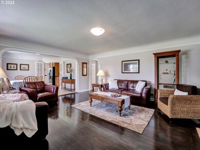 Living Room/Dining Room
