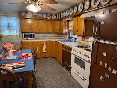 407 Hill St 12