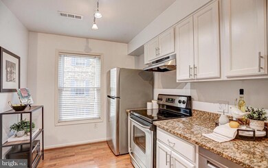 927 S Rolfe St unit 2, Arlington, VA 22204 - photo 4