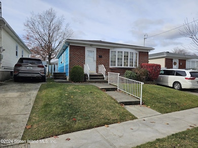 Welcome to 256 Colon Ave!