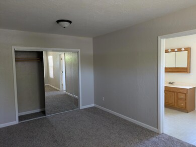 460 Freeman Rd, Central Point, OR 97502 - photo 7