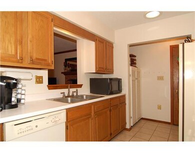 3908 Greenway Dr unit 4, Erie, PA 16506 - photo 4